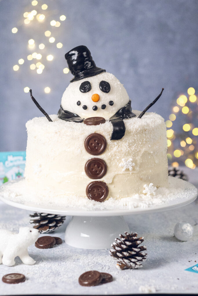 Mummy Meagz Snowman Cake with Jolly Buttons
