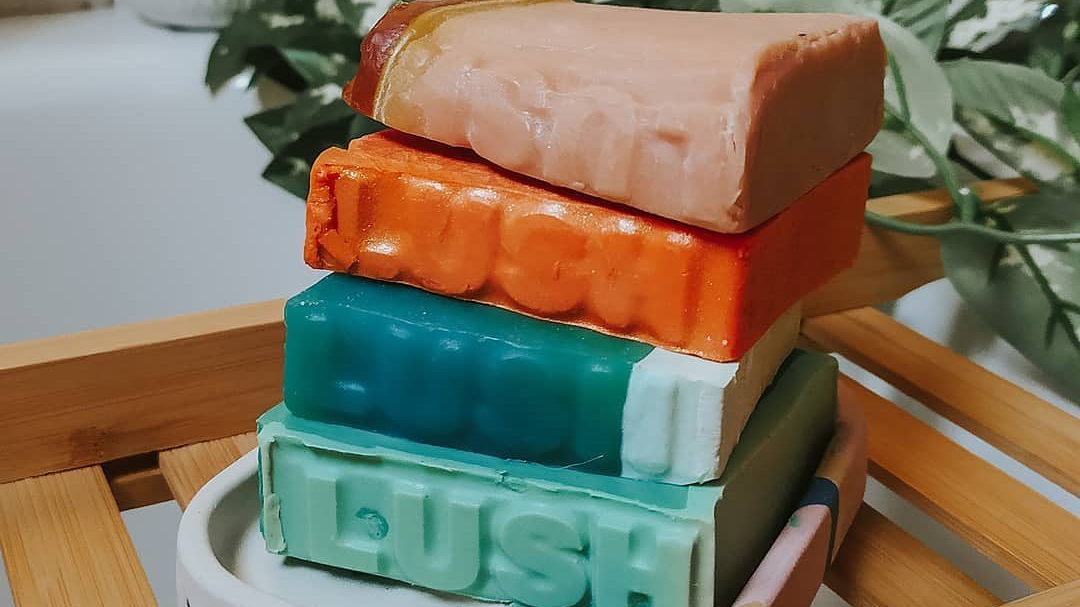 Lush launches package-free bubble bars over Black Friday