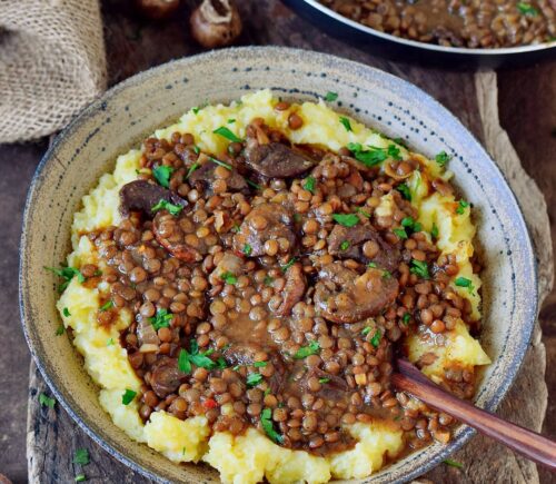 lentil stew with mashed potatoes
