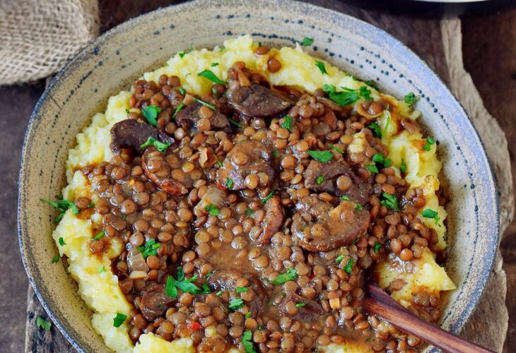 lentil stew with mashed potatoes