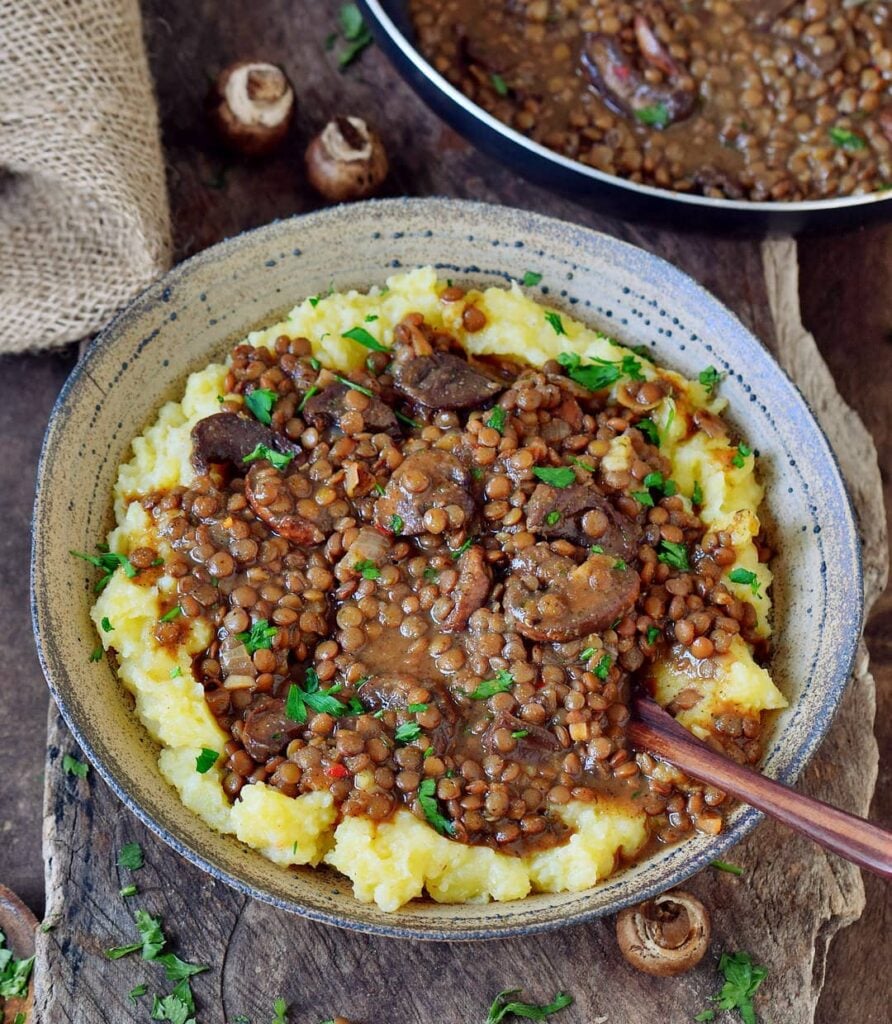 lentil stew with mashed potatoes