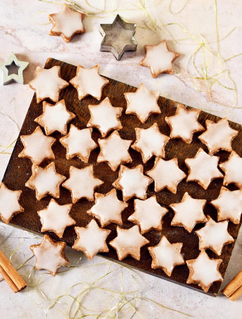 Zimtsterne cinnamon star cookies