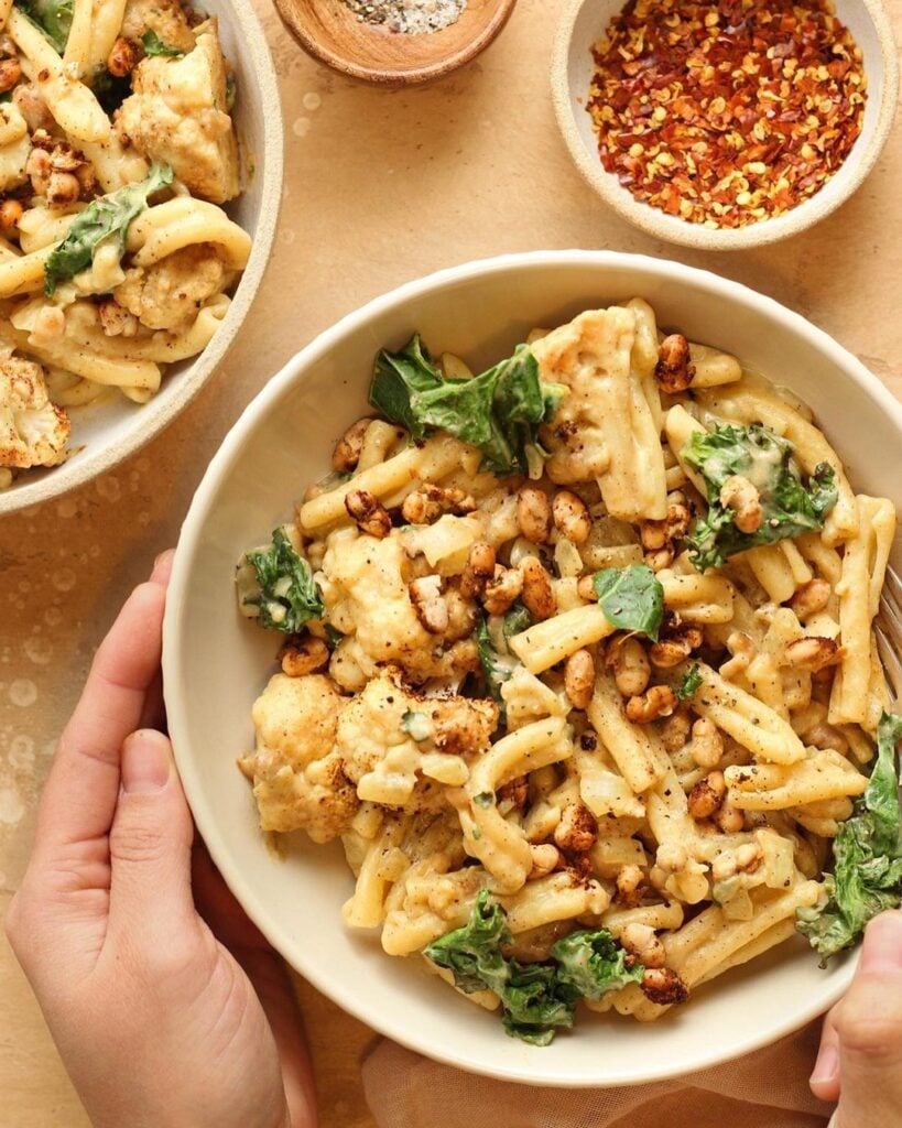 Pasta with Cauliflower, White Beans, and Kale