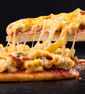 One Planet Pizza launches Mac N Cheese Pizza in conjunction with Plantiful Foods and Miami Burger