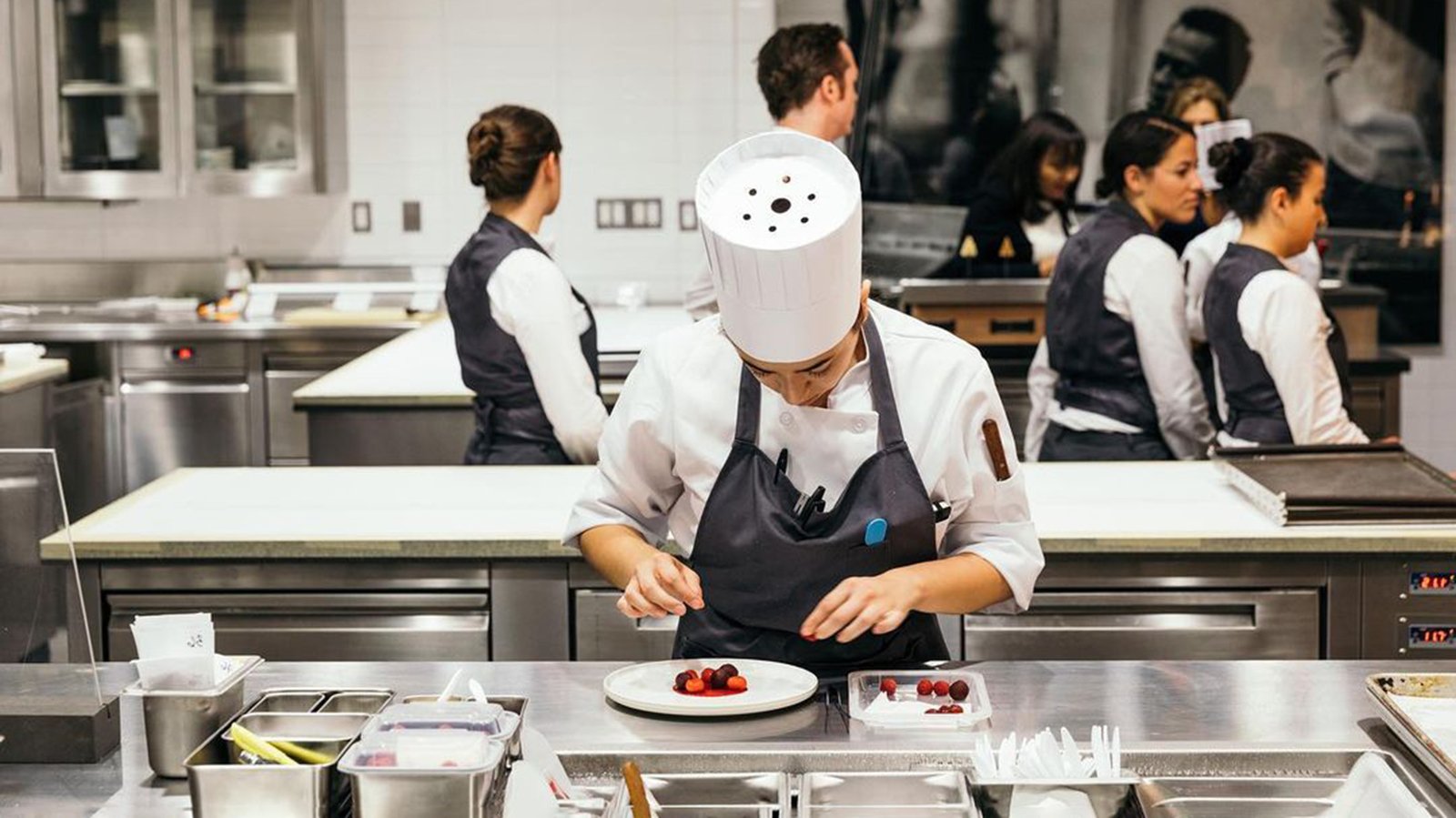 Iconic Michelin Star Restaurant Eleven Madison Park Ditches Meat - Launches Fully Plant-Based Food Menu