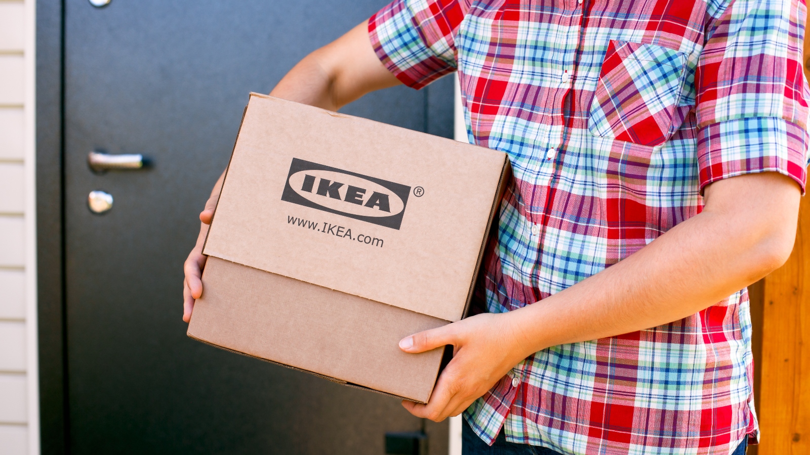 IKEA announces it will phase out plastic packaging by 2028