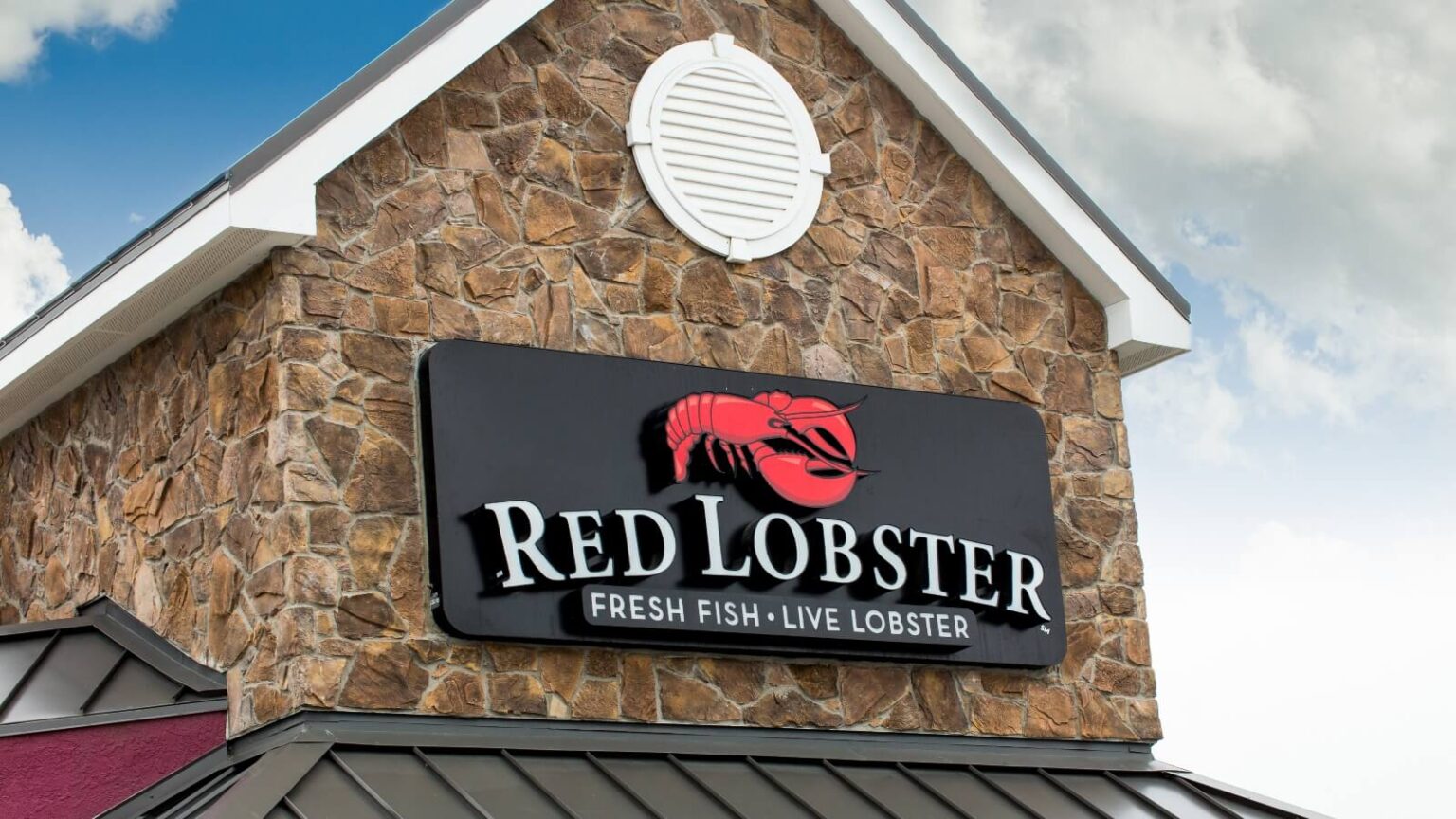 World’s Largest Seafood Chain, Red Lobster, Under Fire For ‘Deceptive