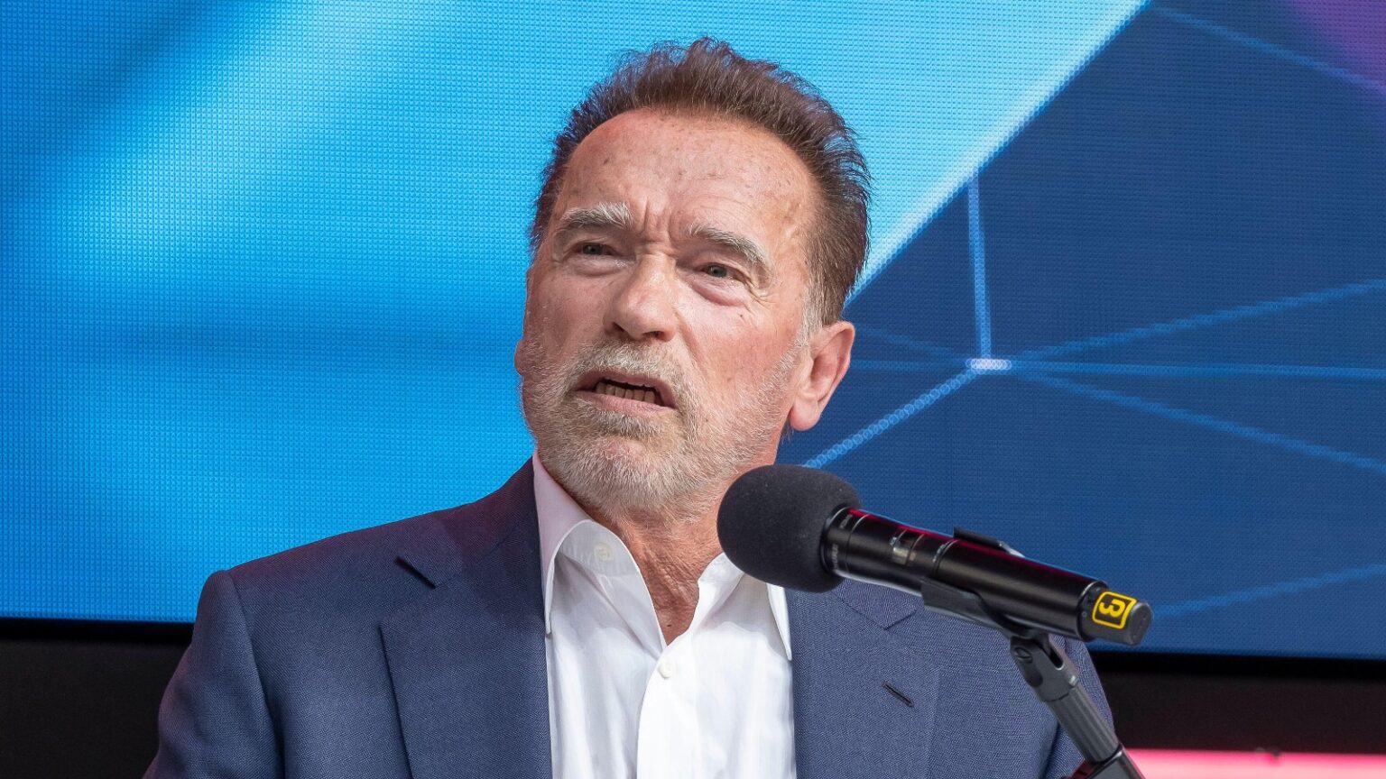 Arnold Schwarzenegger Praises PlantBased Diet(02)