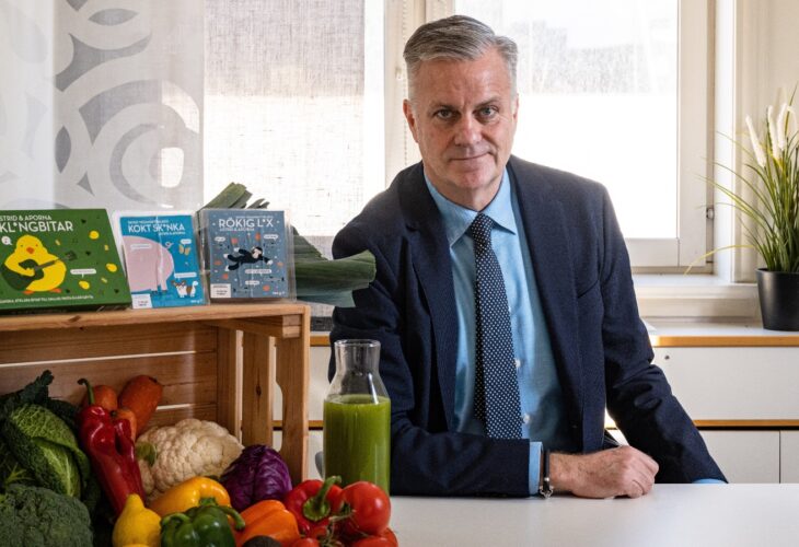New CEO of Kale Foods Anders Nilback sitting at a desk