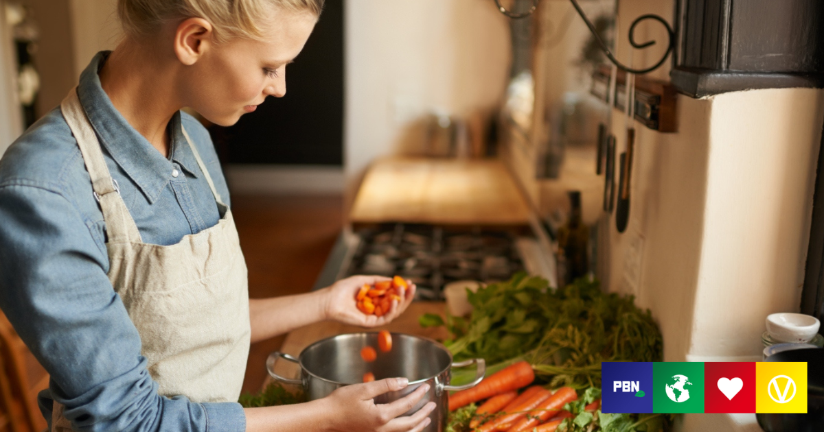 A New Study Linked Meatless Diets With Depression, But Experts Have