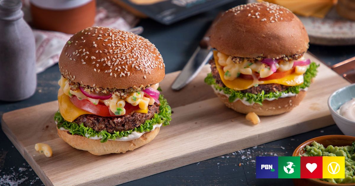 Make This Vegan Mac And Cheese Burger MidWeek For All The Friday Feels