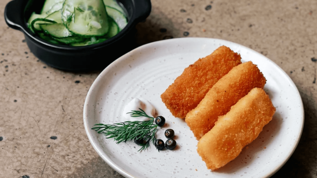 Cultivated fish fingers made by BLUU Seafood
