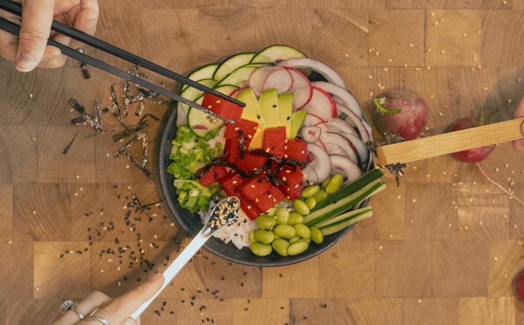 A poke bowl featuring vegan tuna from Impact Foods