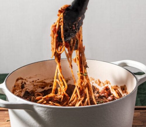 A one-pot vegan Tuscan spaghetti recipe