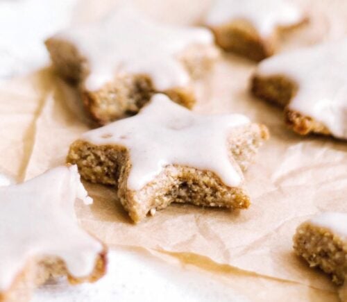 Vegan cinnamon star cookies with icing, an idea Christmas baking idea