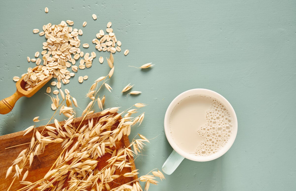 Artistic oat milk photo