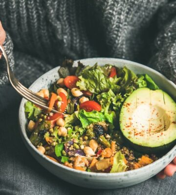 A healthy bowl of vegan food, which may help people lower Covid-19 risk