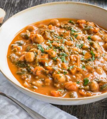 A vegan Spanish chickpea and spinach stew