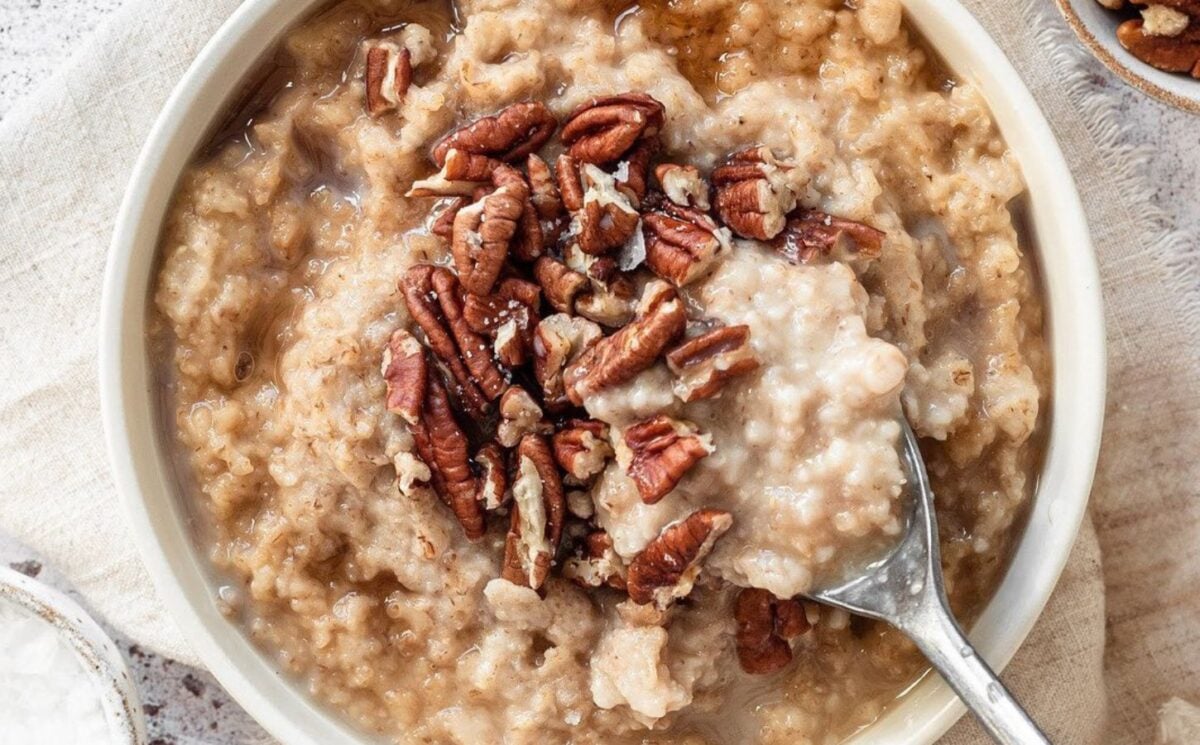 Vegan maple and pecan porridge, a high fiber vegan recipe