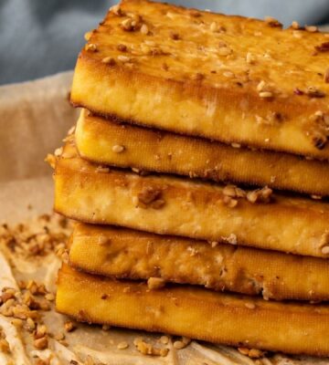 An oil-free tofu recipe marinaded in ginger and sesame