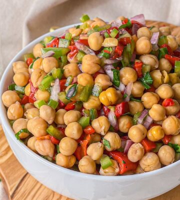 A picture of a roasted red pepper chickpea salad with red wine vinaigrette