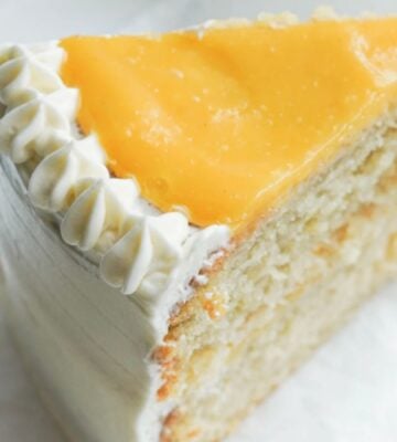 A vegan lemon curd cake