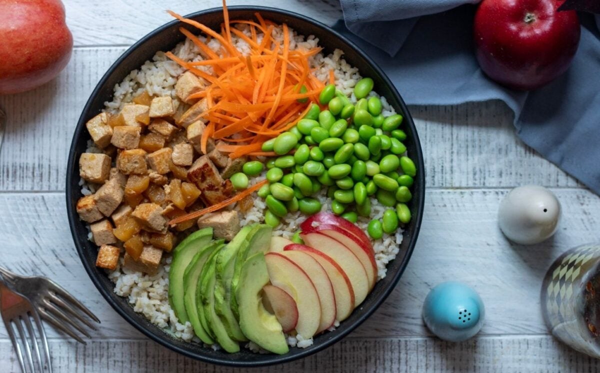 A nutritious vegan tofu bowl with a complete protein-rich recipe