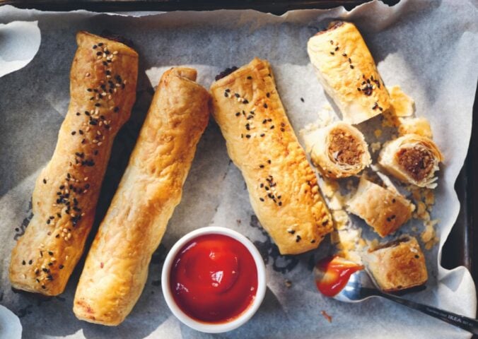 a picture of vegan easy sausage rolls made with lentils, cashews and vegan puff pastry