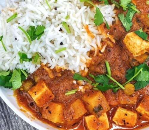 a picture of 30-minute malai kofta without dumplings and with potato, carrots, and peas