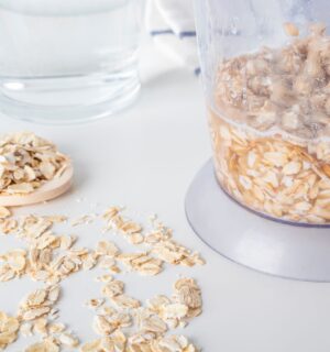 A blender of oats and water making a supposed new weight loss drink called "oatzempic"