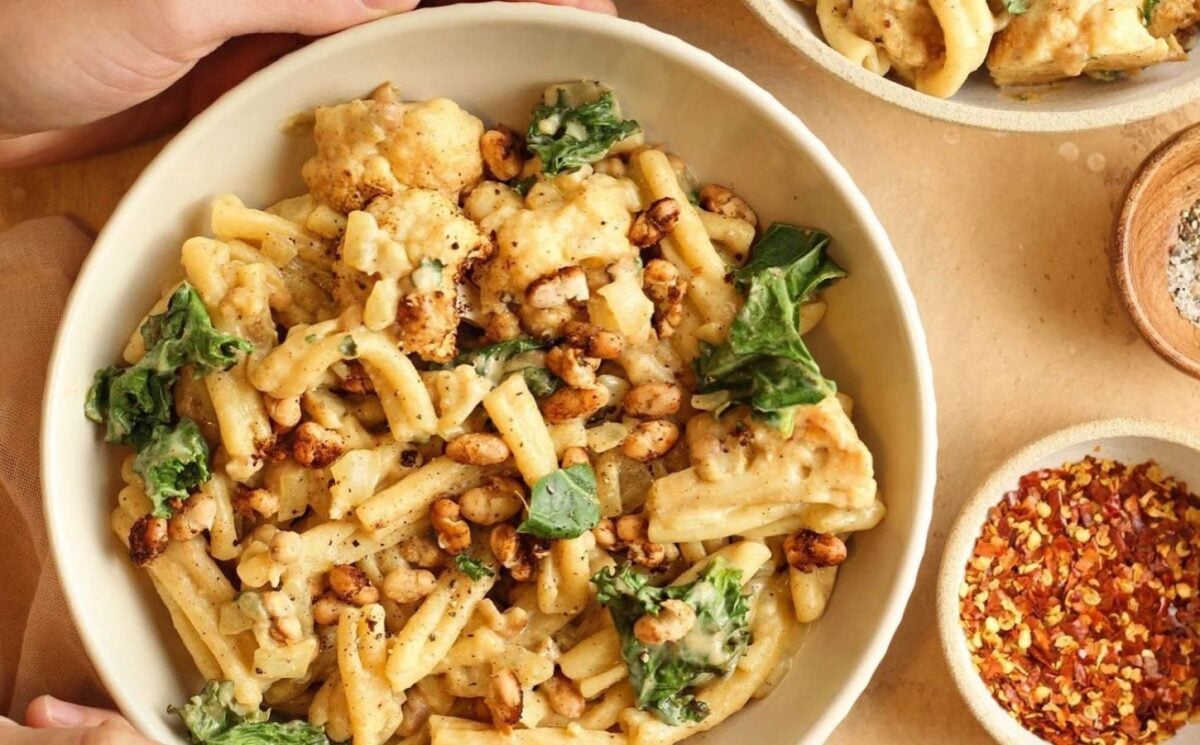 A bowl of pasta, white bean, and cauliflower great for vegan lunches to make in October
This comforting pasta dish is packed with calcium