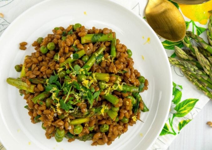 A vegan risotto made with all dairy-free ingredients