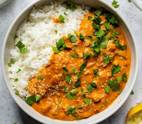 A bowl of butter chickpea curry, an easy Veganuary recipe