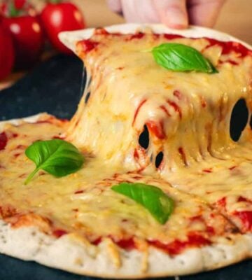 Stretchy vegan pizza cheese