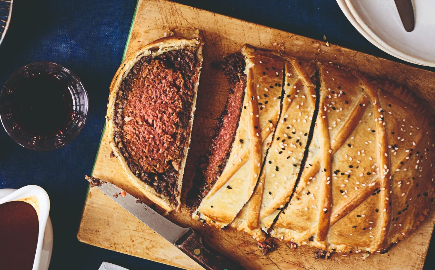 vegan centerpieces to serve at your Christmas dinner, vegan beef wellington