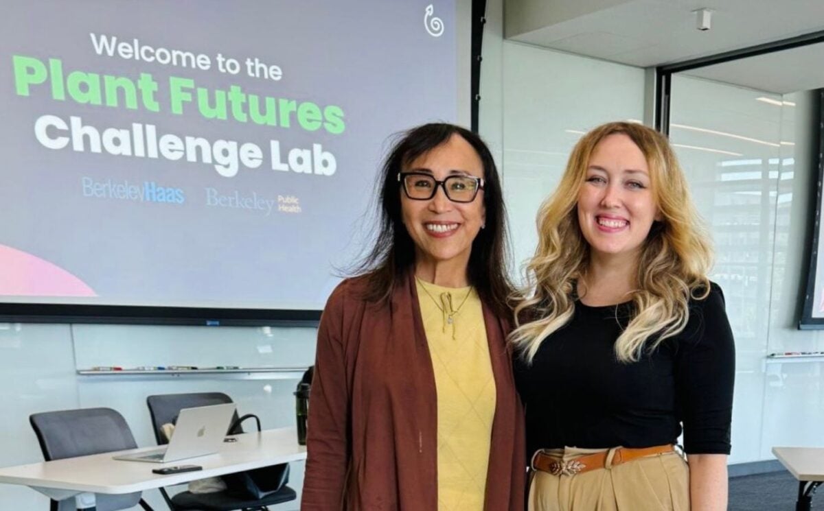 Photo shows Miyoko Schinner (left) and Brittany Sartor (right) instructing the UC Berkeley Plant Futures Challenge Lab last year