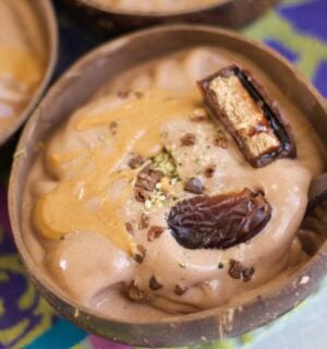 A dairy-free vegan 'Snickers' smoothie bowl