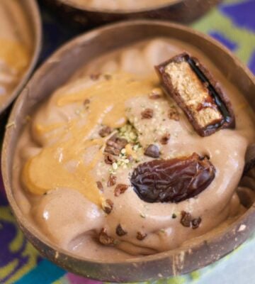 A dairy-free vegan 'Snickers' smoothie bowl