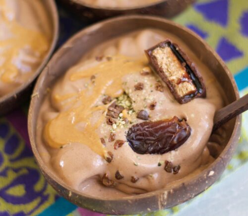 A dairy-free vegan 'Snickers' smoothie bowl