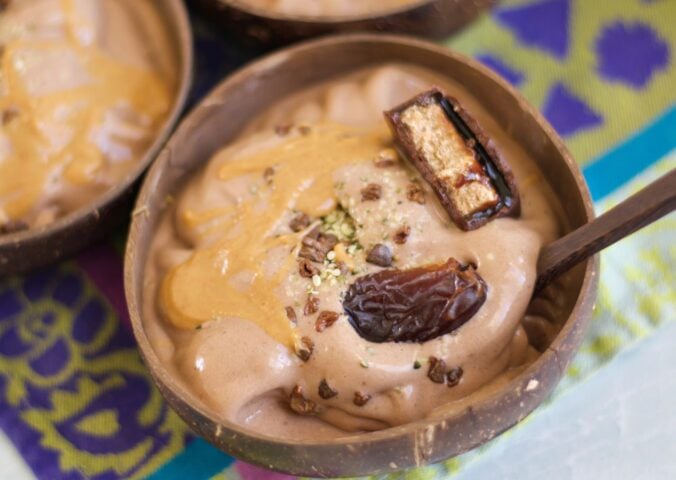 A dairy-free vegan 'Snickers' smoothie bowl