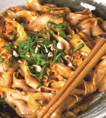 A bowl of easy vegan peanut butter noodles