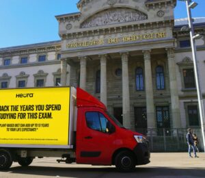 Heura's campaign van outside the Barcelona Faculty of Medicine