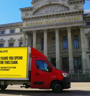 Heura's campaign van outside the Barcelona Faculty of Medicine