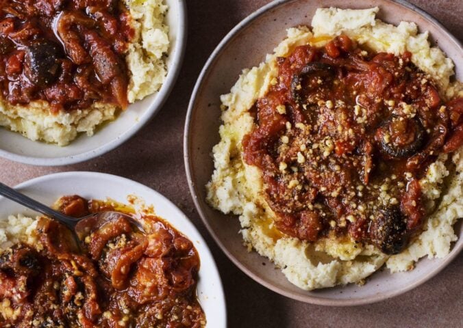 rainy day vegan dinner ideas, 10 recipes including this pulled aubergine and hummus mash dish