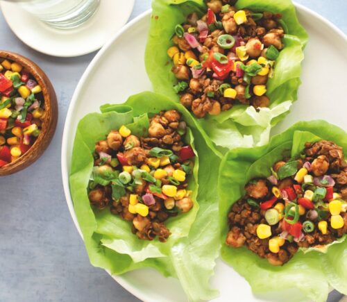 chickpea and veggie pita pockets with bell pepper and spinach