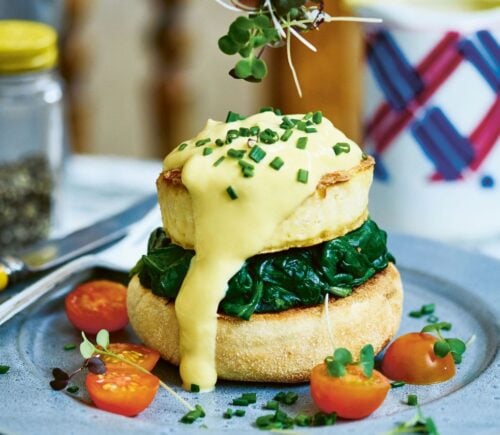 2025 plant-based breakfast ideas with an appealing egg-free tofu benedict