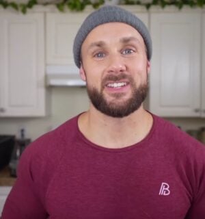 Derek Simnett from Simnett Nutrition explaining how to make budget-friendly vegan meal prep