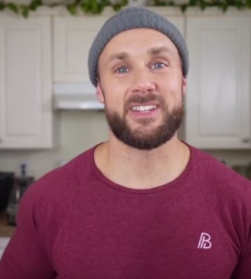 Derek Simnett from Simnett Nutrition explaining how to make budget-friendly vegan meal prep