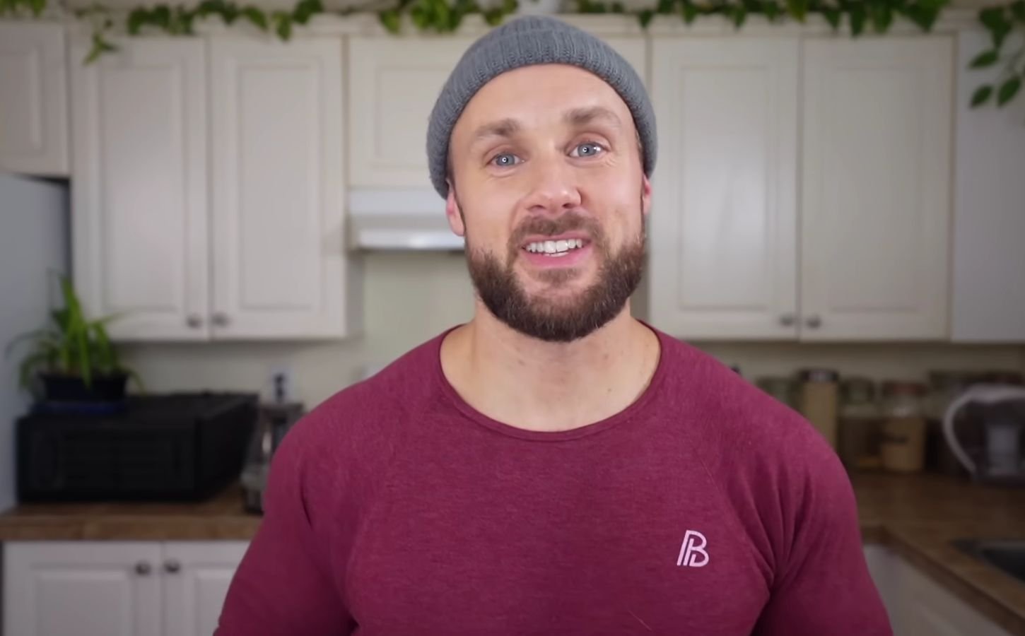 Derek Simnett from Simnett Nutrition explaining how to make budget-friendly vegan meal prep