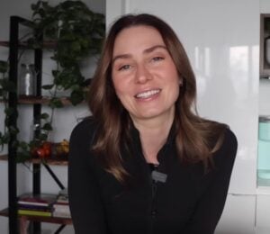 Jennifer Lawrence at Cashews and Carrots showing us plant-based gluten-free meals